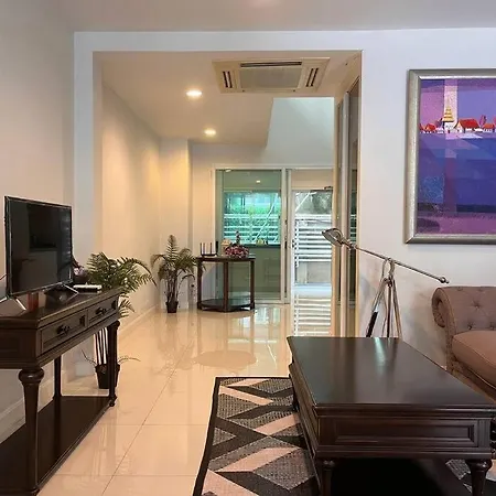 3Br Sukhumvit Townhouse, Close To Emsphere And Bts Mrt