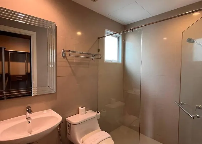 3br Sukhumvit Townhouse, Close To Emsphere And Bts Mrt