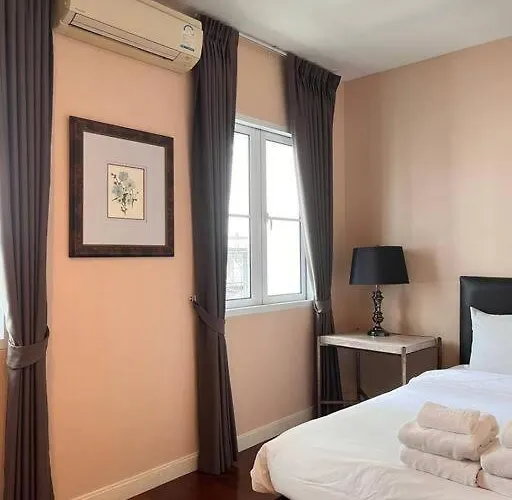 Vakantiehuis 3br Sukhumvit Townhouse, Close To Emsphere And Bts Mrt