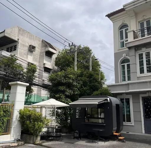 3br Sukhumvit Townhouse, Close To Emsphere And Bts Mrt Bangkok