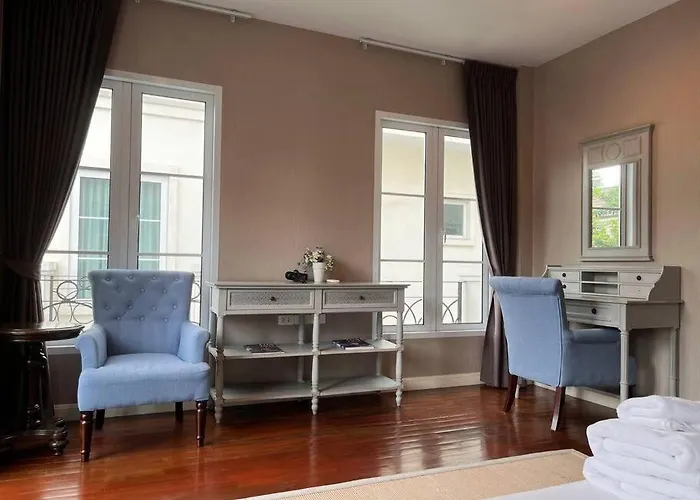 3br Sukhumvit Townhouse, Close To Emsphere And Bts Mrt Bangkok
